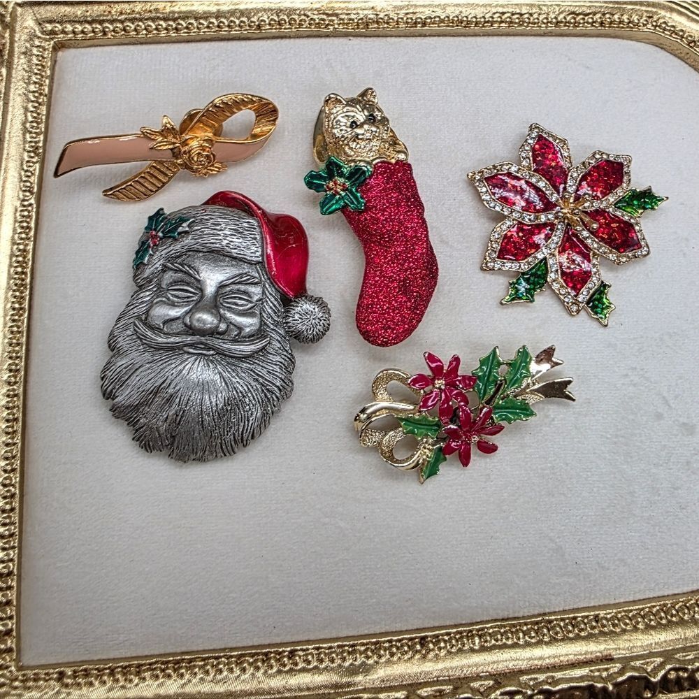 Christmas Branded Brooch Lot